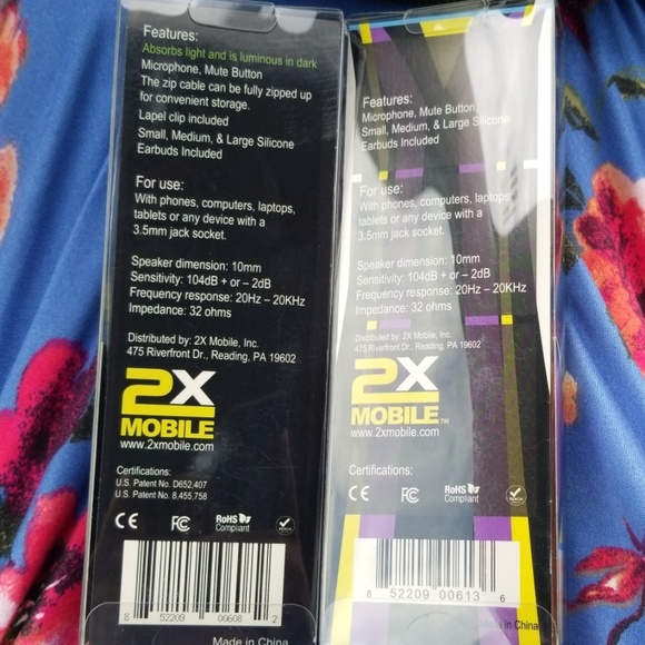 2 New Earphones - Picture 2 of 2